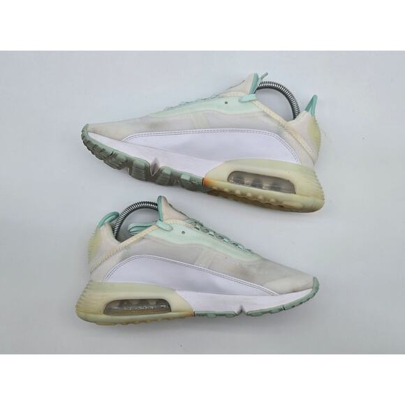 Nike Air Max 2090 Shoes Womens Size 8.5 Light Dew Pale Green Athletic Running - Picture 4 of 9
